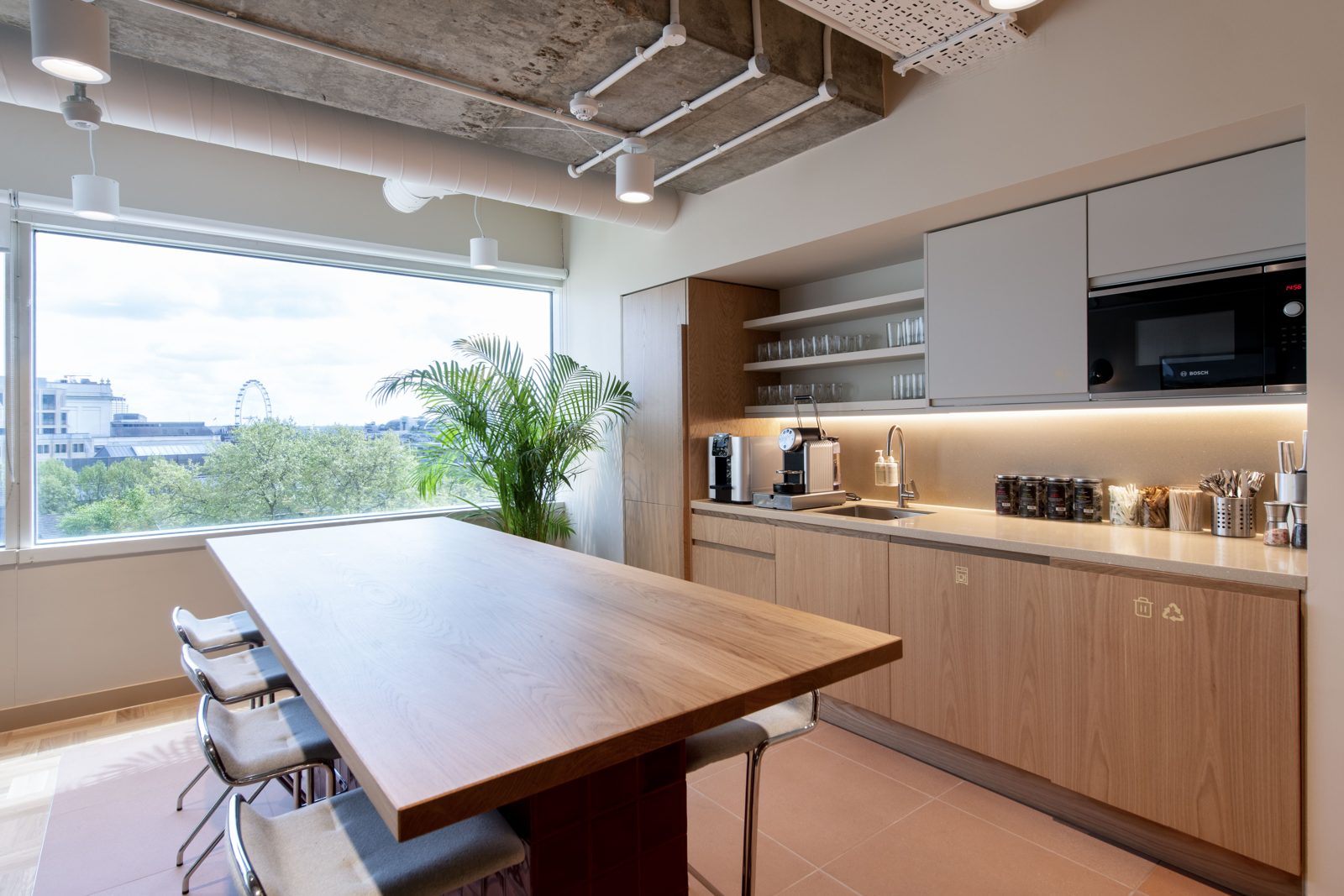 Private Office To Rent, High Holborn, London – photo 1
