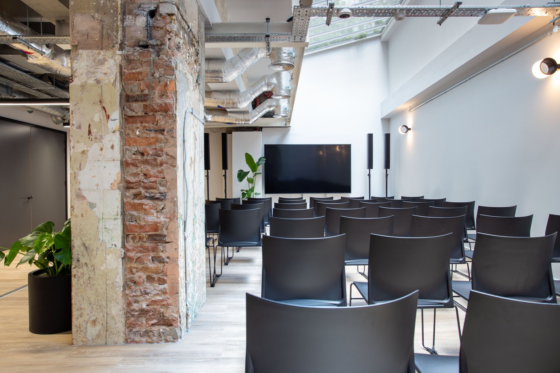 Private Office To Rent, London, EC2A – photo 4