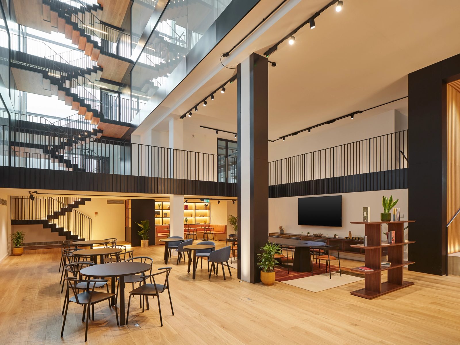 Private Office To Rent, Fitzroy Street, London – photo 1